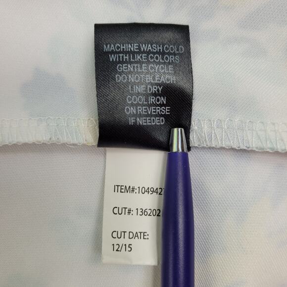 torrid White Floral Scuba Skater Skirt size 1 (plus) - Picture 6 of 12